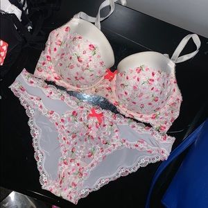 Dream Angels Demi bra set
